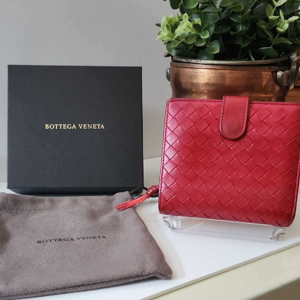 Bottega Veneta Red Leather Wallet with Intrecciato Pattern